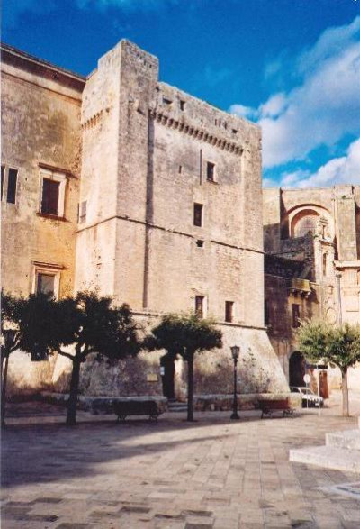 Tricase - piazza Giuseppe Pisanelli - Palazzo Gallone - Turris Magna Tricase - piazza Giuseppe Pisanelli - Palazzo Gallone - Turris Magna
